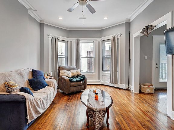 4th image of 127 Clifton Pl