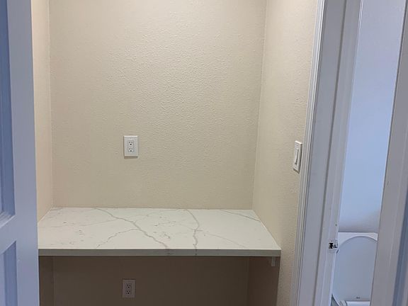 Desk nook