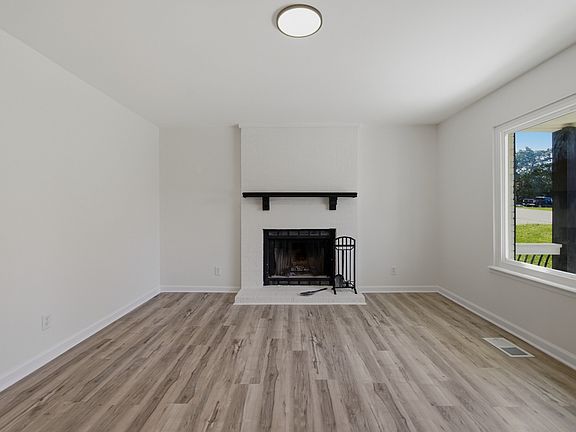 5th image of 4321 Valley Grove Dr