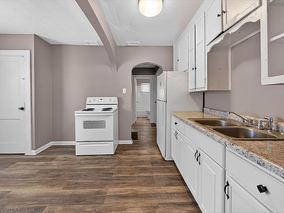 4th image of 2349-2351 N Lasalle St #9351f7c69