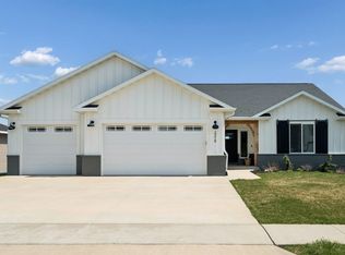 2218 Fawnview Dr, Asbury, IA