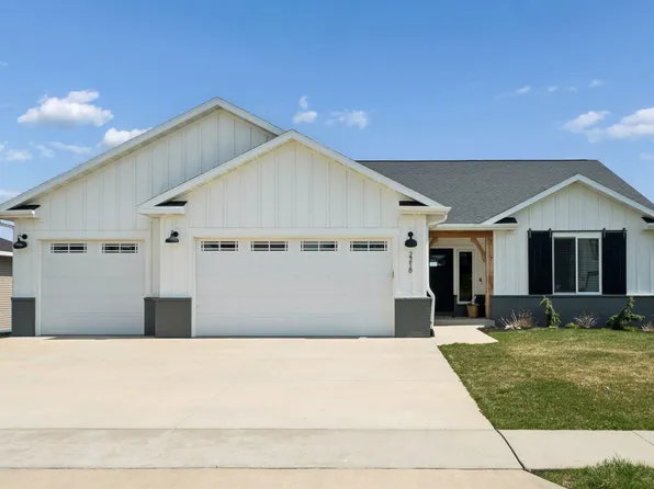 2218 Fawnview Dr, Asbury, IA 52002
