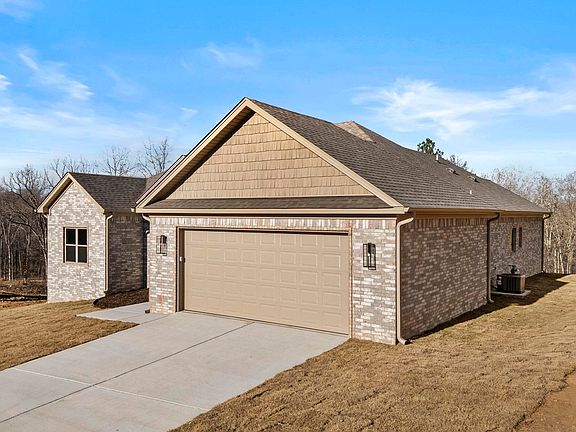 2nd image of 524 Valley Oak Dr