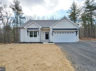 281 Cacapon Ln, Cross Junction, VA 22625