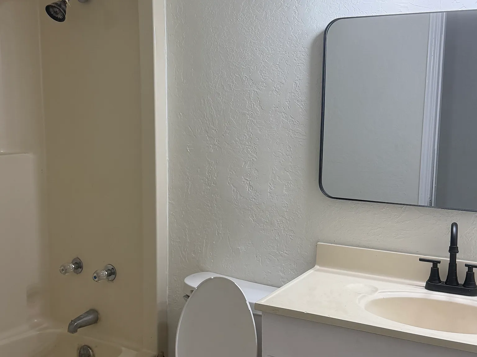 3 bed, 1112 sqft, $1,100 — Photo 3
