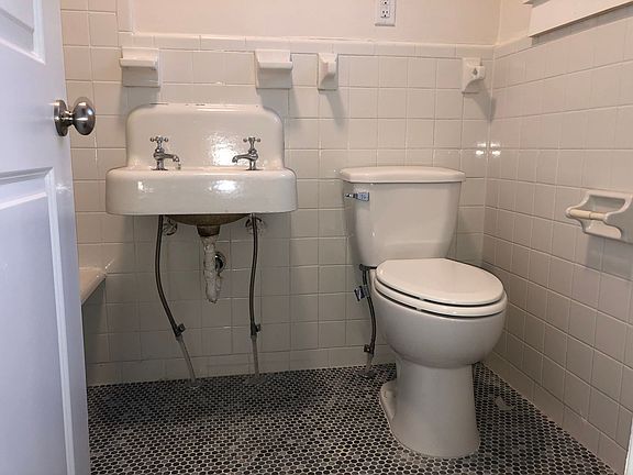 5th image of 2342 Parkway Pl #2345-202