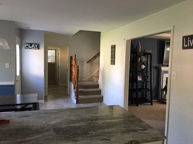 kitchen eating area