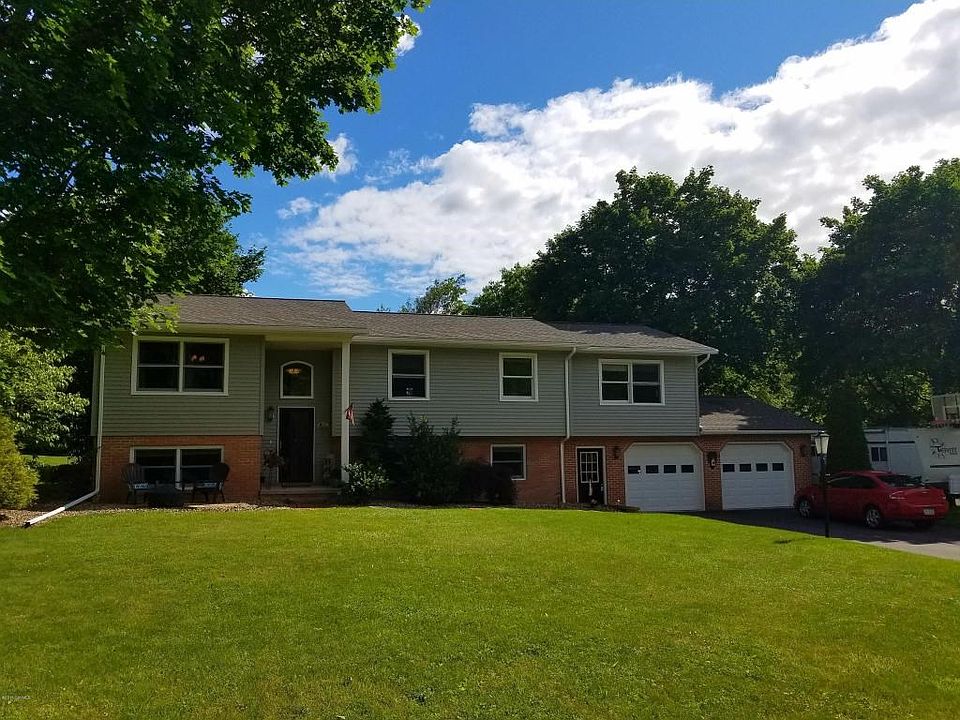 Beautiful level lot
