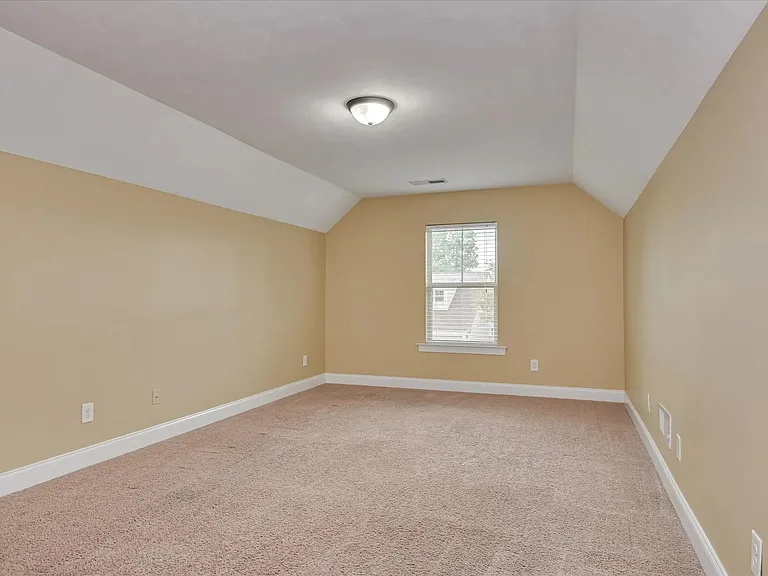 621 Shipley Ave — Photo 32