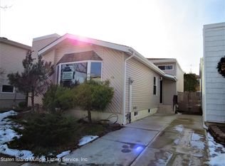 46 Manchester Dr, Staten Island, NY 10312