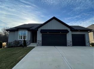 1901 Ridge Tree Dr, Pleasant Hill, MO 64080