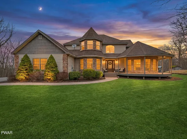 1114 Dewberry Dr, Hawley, PA 18428