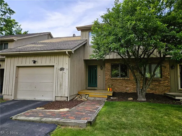 105 Topaz Trl, Cortland, OH 44410