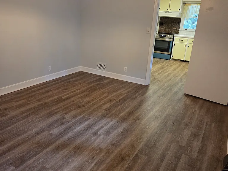 402 Pinecrest St — Photo 13