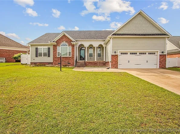5206 Pride Ln, Hope Mills, NC 28348