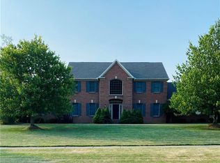 10 Jade Cir, Canfield, OH 44406