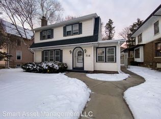 714 Arcadian Ave, Waukesha, WI 53186