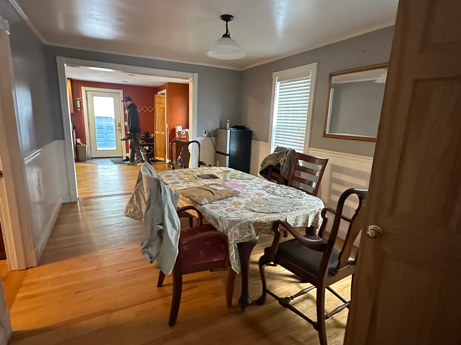 5 bed, 2.5 bath, 4468 sqft, $6,250 — Photo 4