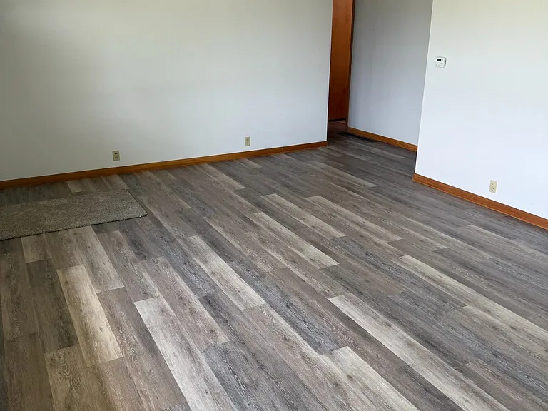 1127 Indiana Ave — Photo 2