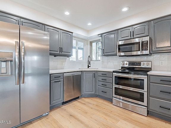 4th image of 5517 W SUNNYSLOPE Lane