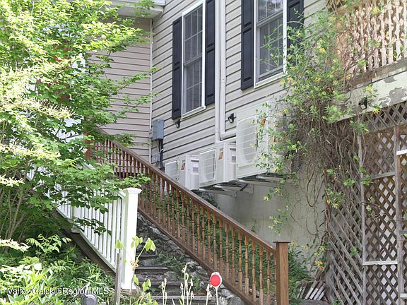 4th image of 60 Eddy Road