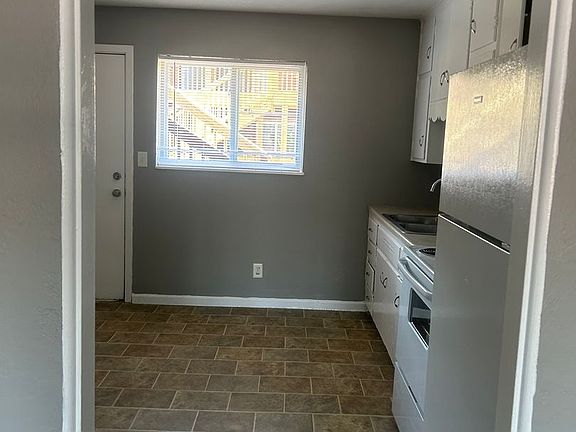 2nd image of 1018 Forest Ct #10