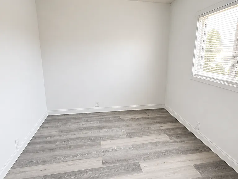 520 Karr Ave — Photo 4