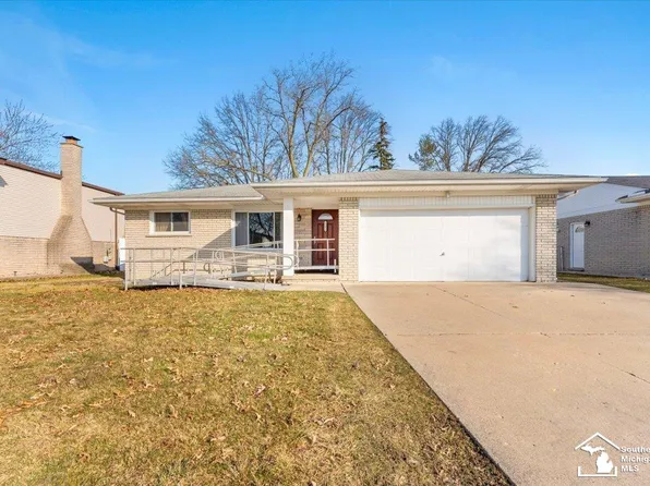 22476 Southpoint St, Woodhaven, MI 48183