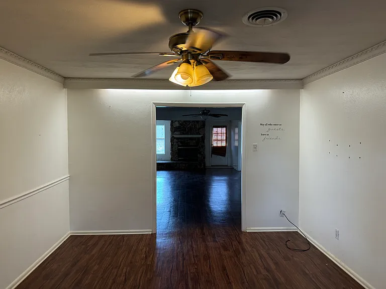 105 E Woodbury Dr — Photo 15