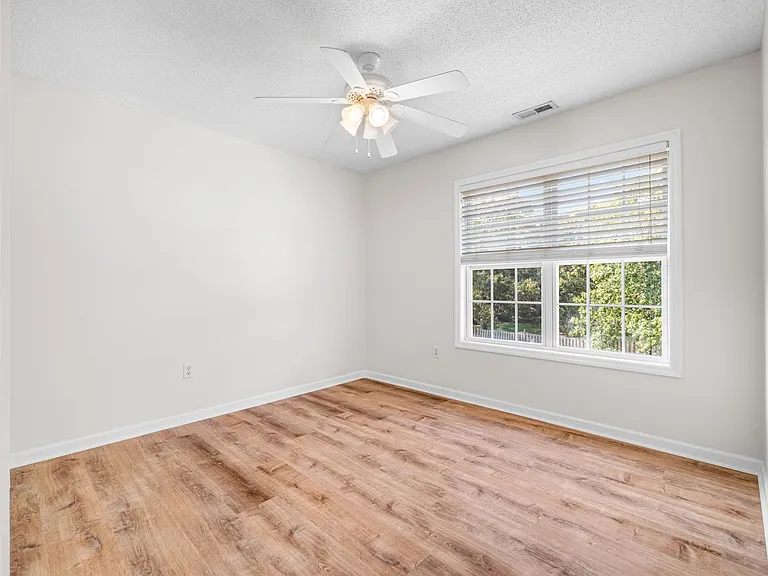 217 Derby Downs Dr — Photo 28