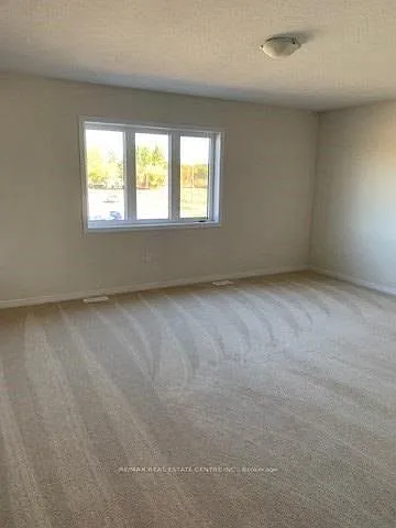 10 Esther Cres — Photo 15