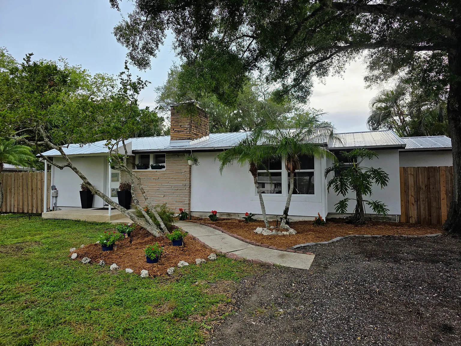 3 bed, 1101 sqft, $2,900 — Photo 2