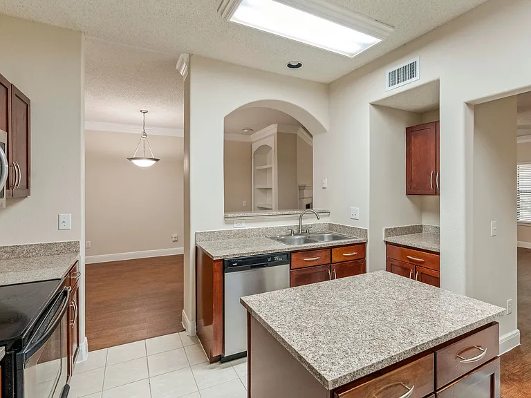San Brisas Apartment Homes — Photo 7