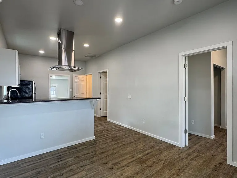 705 N Water St — Photo 6
