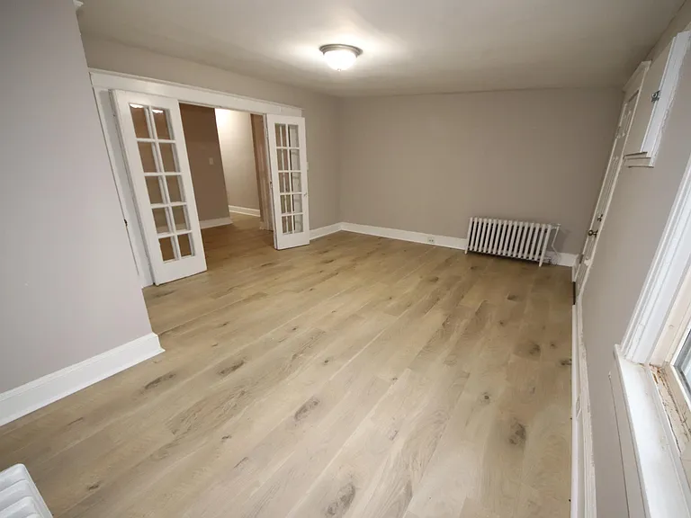 1422 Park Ave #4R — Photo 11