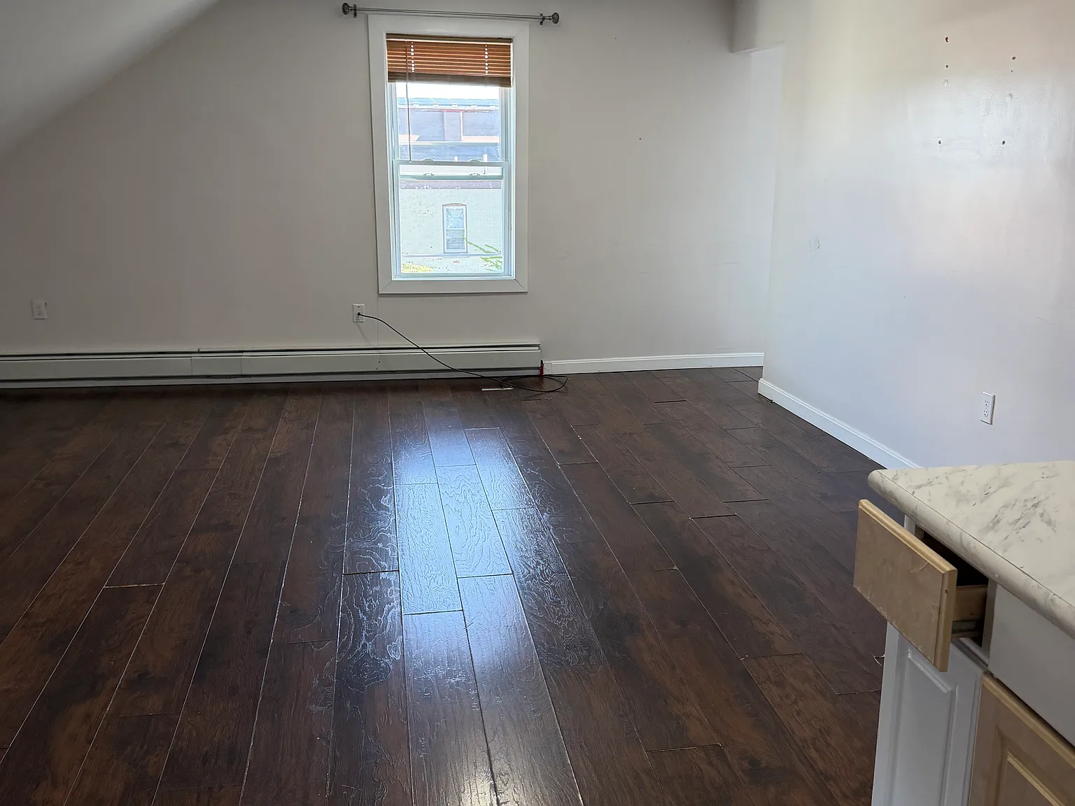 4 bed, $2,600 — Photo 3