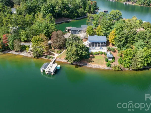 2250 Mallard Cove Dr, Nebo, NC 28761