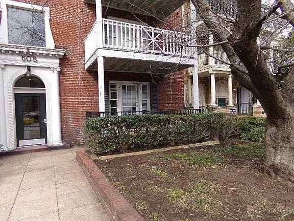 4th image of 608 N Boulevard