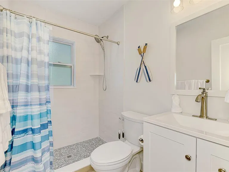 1731 Redwood St — Photo 31