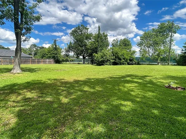 8700 Valley View Ln, Houston, TX 77074