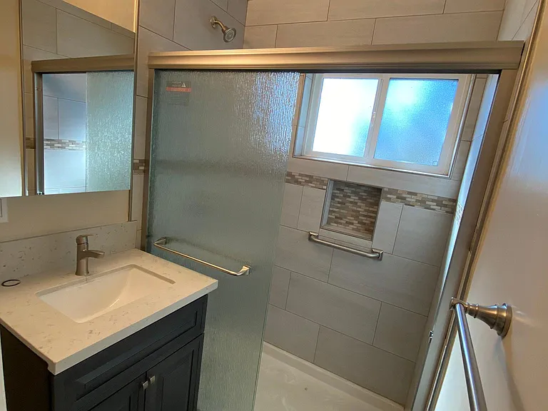 737 E Pine St #8 — Photo 9
