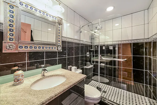 Sold by Re/Max In The City | media 12