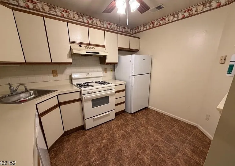 2509 Candlelight Ct — Photo 5