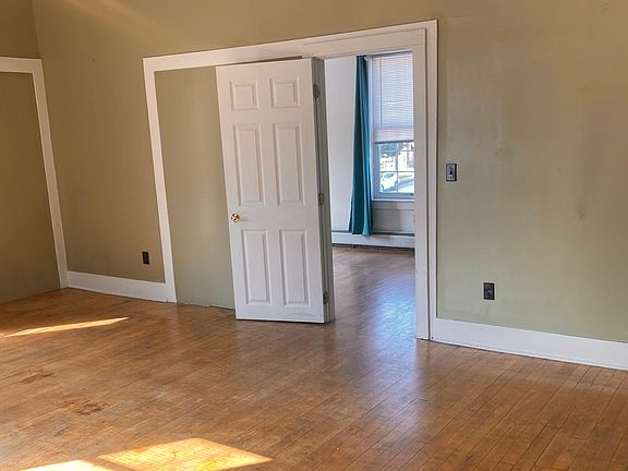 2nd image of 264 Main St N #1