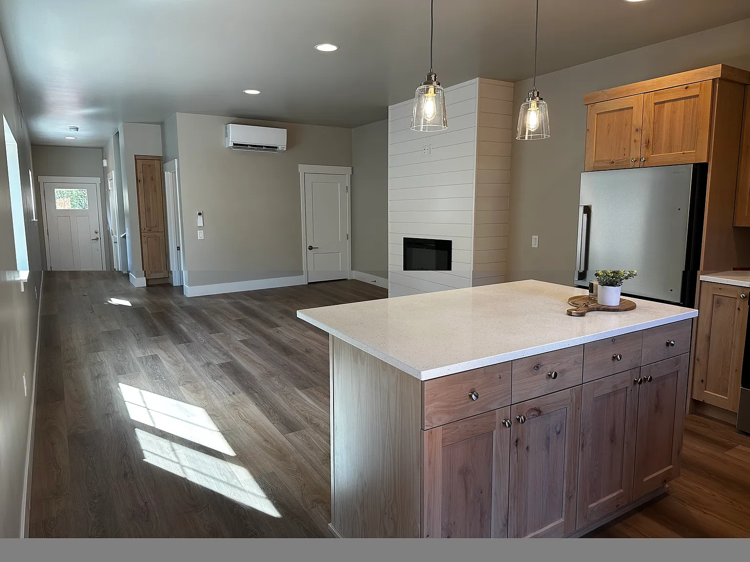 3 bed, 2.5 bath, 1212 sqft, $2,495 — Photo 4