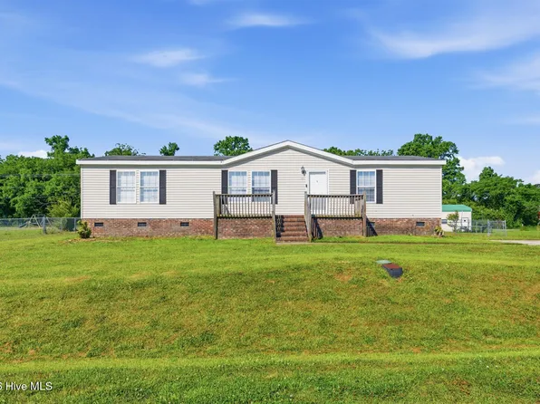 203 Buffy Court, Richlands, NC 28574
