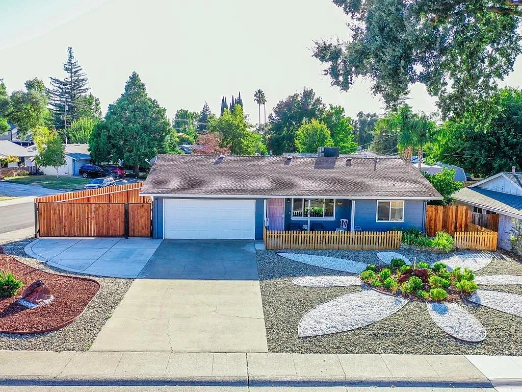10877 Oakton Way photo 1