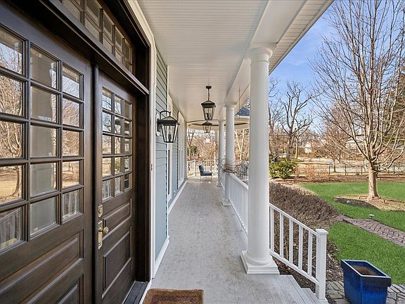 5th image of 875 Gordon Ter