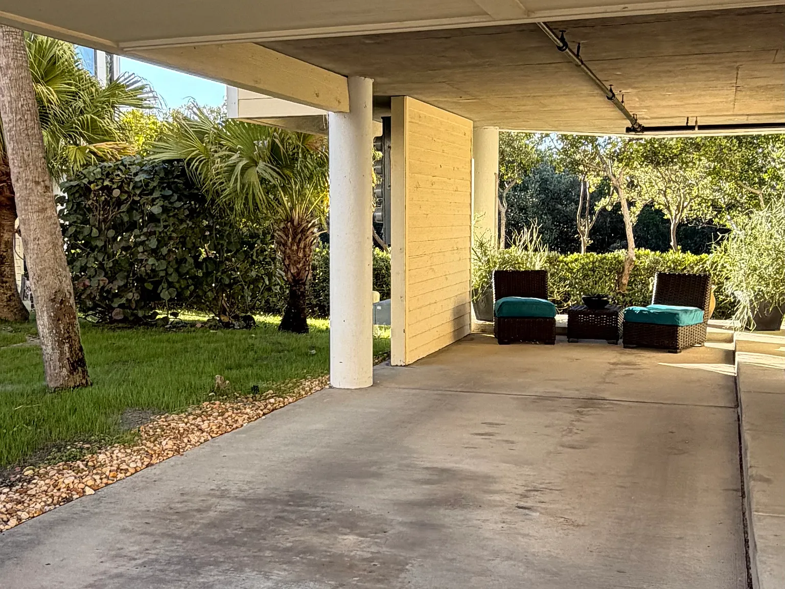 2 bed, 1.5 bath, 1220 sqft, $1,850 — Photo 4