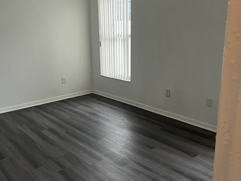 107 S Roma Way — Photo 7